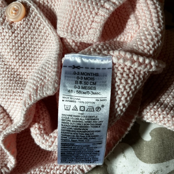 BABY GAP 0-3 M pink hooded sweater excellent condition - Picture 2 of 6